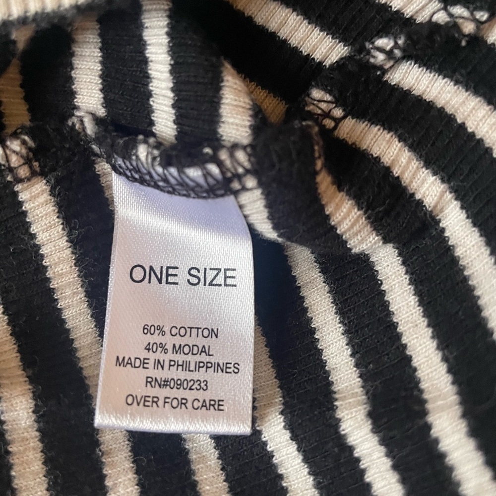 Brandy Melville Women’s One Size Striped Black White Cream Short Sleeve Top EUC - Picture 13 of 14